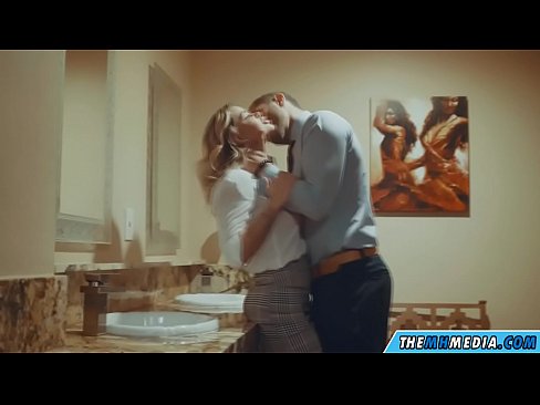 ❤️ Kad te prsata plavuša zavede u javnom zahodu Porno fb u pornografiji hr.pornokey.ru ☑